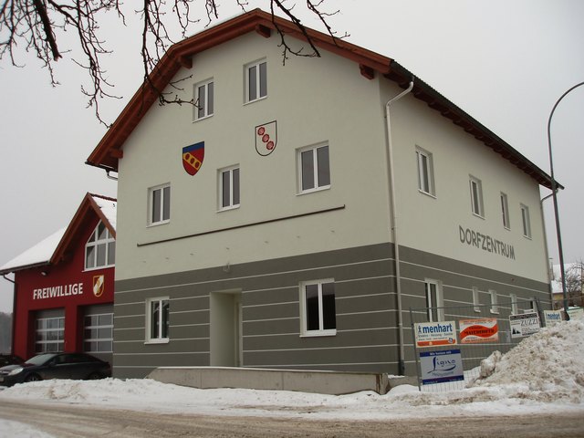 Nur mehr geringe Fertigstellungsarbeiten sind für das "Dorfzentrum Loiwein" erforderlich. Es beherbergt dann die Feuerwehr, den Dorferneuerungsverein sowie Aktivitäten der Jugend und der Pfarre