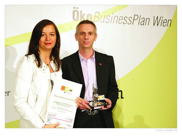 Gratulation von Stadträtin Sima an Jürgen Brettschneider. | Foto: ÖkoBusinesPlan Wien