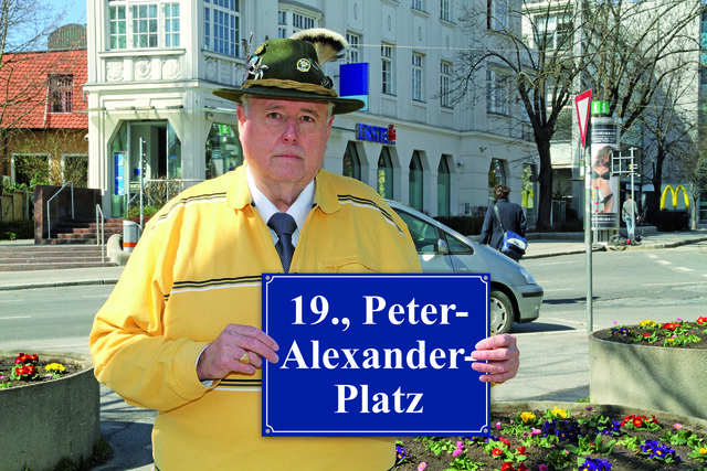 Eine Platz-Benennung beim geplanten Kreisverkehr an der Sieveringer Kreuzung fordert Wolfgang Schulz vom Döblinger Heimat-Kreis. | Foto: Tom Klinger