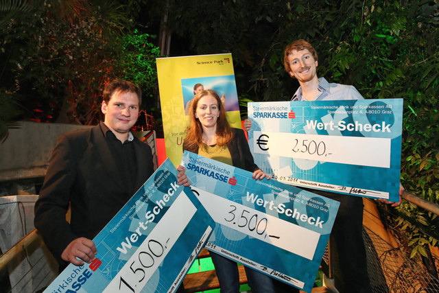Das strahlende Siegertrio des diesjährigen „Science Park“-Ideenwettbewerbs: Heinz Wascher, Michaela Gimpl und Martin Trinker (v. l.). | Foto: Frankl