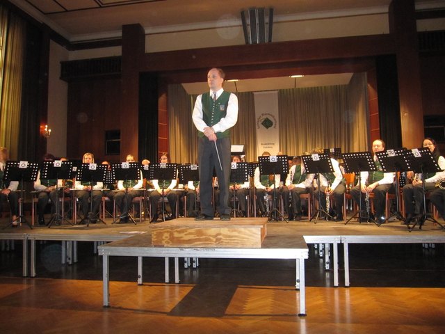 Kapellmeister Hannes Lichtenegger erwartet die Wertung der Jury