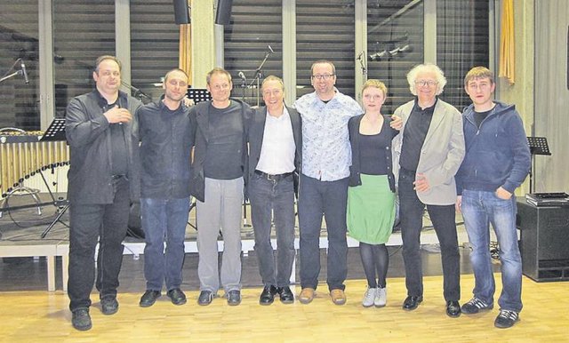 Organisator Hans Peter Kirbisser (r.) holte für „Jazz im Dorf“ Lena und Paul Kindler sowie die Flip Philipp/Klemens Marktl Constellation nach Trautmannsdorf. | Foto: KK