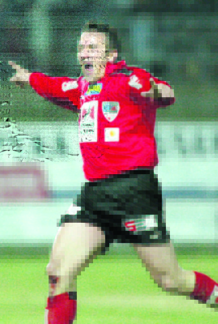 Der 45-jährige Spielertrainer vom ASKÖ Irschen Suvad Rovcanin ist noch gut in Schuss | Foto: Kuess