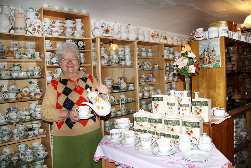 Tassen Im Schrank Stapeln