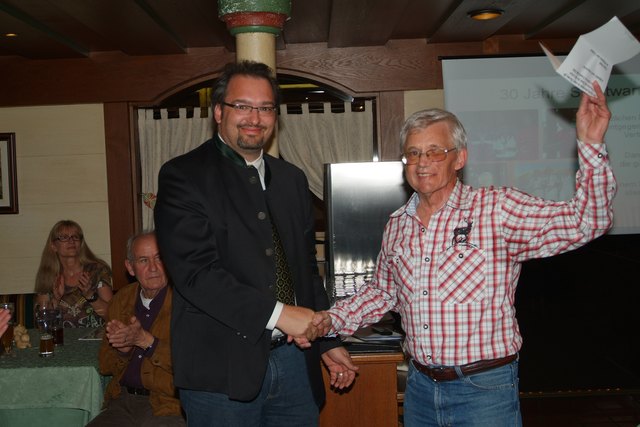 Obmann Albert Schmider mit Langzeitfunktionär Günter Langebner. | Foto: Eberharter