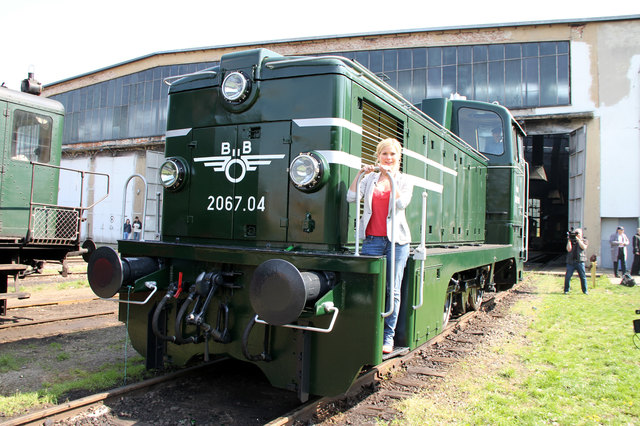 Johanne Setzer taufte die restaurierte Diesellok.