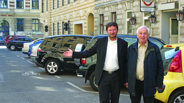 Parkplatzklau befürchten Walter und Skribany (beide VP).