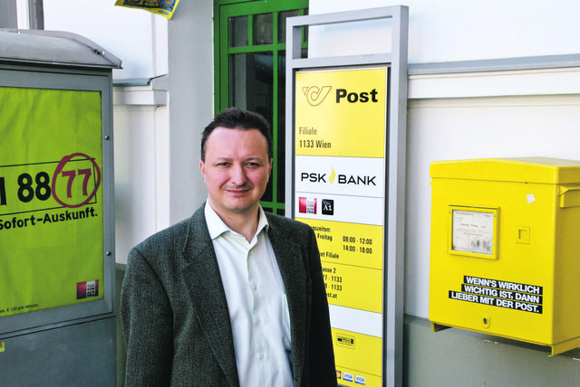 Der Ober St. Veiter Wolfgang Moser ist in der Filiale in der Einsiedeleigasse 5 Stammkunde.