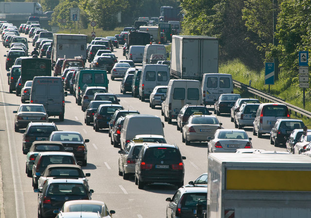 Ein ebenso trauriges wie vertrautes Bild: Immer häufiger geht auf den Straßen im wahrsten Sinn des Wortes nichts mehr.