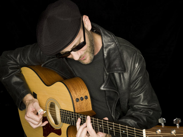 Adam Rafferty spielt am 5. Mai, 20.00 Uhr, im Freysitz.