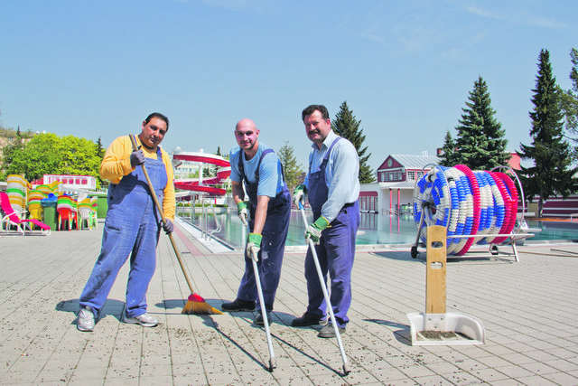 Noch ist im Kongressbad der Reinigungs-Trupp zugange, aber bald geht die Badesaison los!