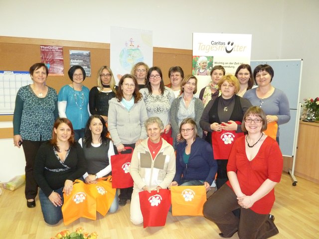 im Bild vlnr: 1. Reihe kniend: Enöckl, Fischböck, Ing. Stöckler, Schagerl, RB Sturmer; stehend: RB Distelberger, Wagner, Kreuzer, Huber, Schuldner, Klomser, Jungwirth, Schwondra, Fuchslueger-Schmölz, Danieljan, Sadlauer, Hofegger