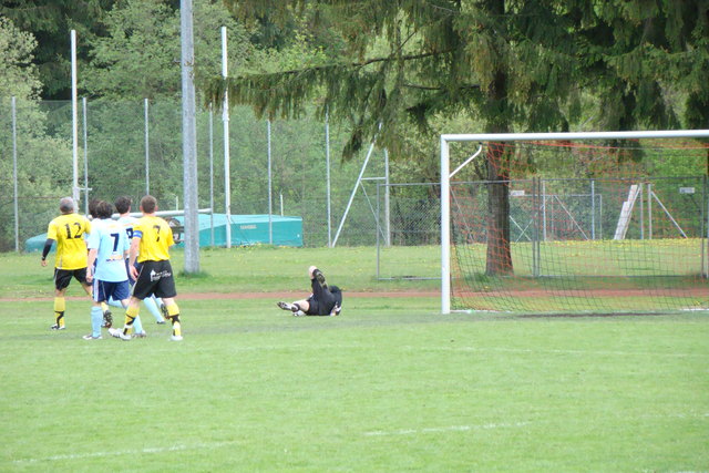 Arbeit für den Radentheiner Goalie....