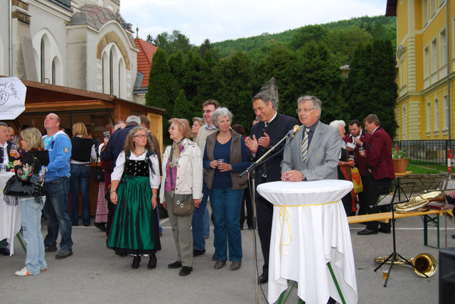 Eröffnung der Maibaumfeier durch den Abgeordneten zum NÖ-Landtag, Willibald Eigner und Bürgermeister Josef Schmidl-Haberleitner. | Foto: Kieseberg