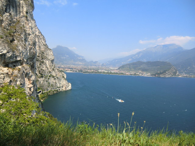 Blick nach Riva und Torbole....