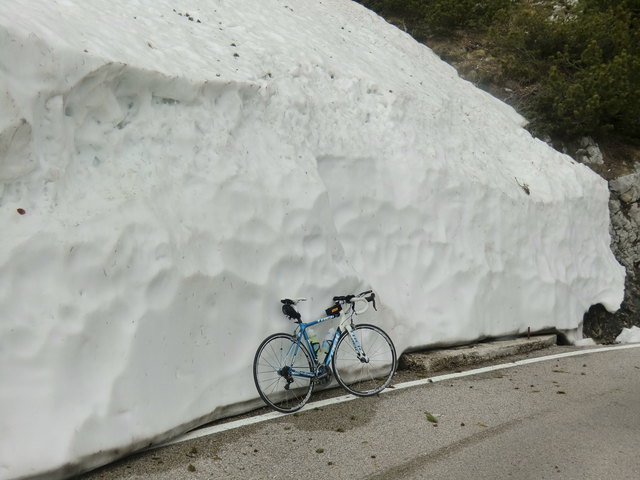 Im Tal 27 Grad und jetzt Schneereste und jetzt knackige 7 Grad...