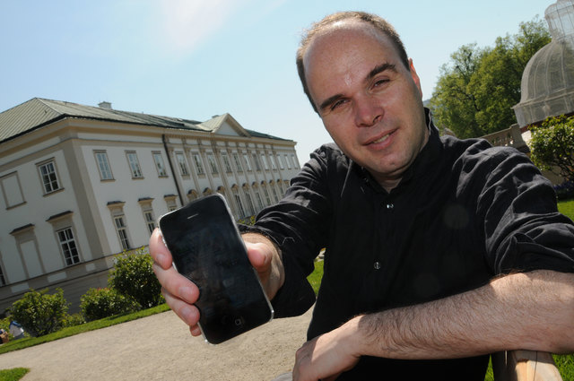 Smartphones und entsprechende Applikationen ließen sich hervorragend für direkte Bürgerbeteiligung nutzen – nur in der Praxis passiert das nur selten, weiß Internetexperte David Röthler.