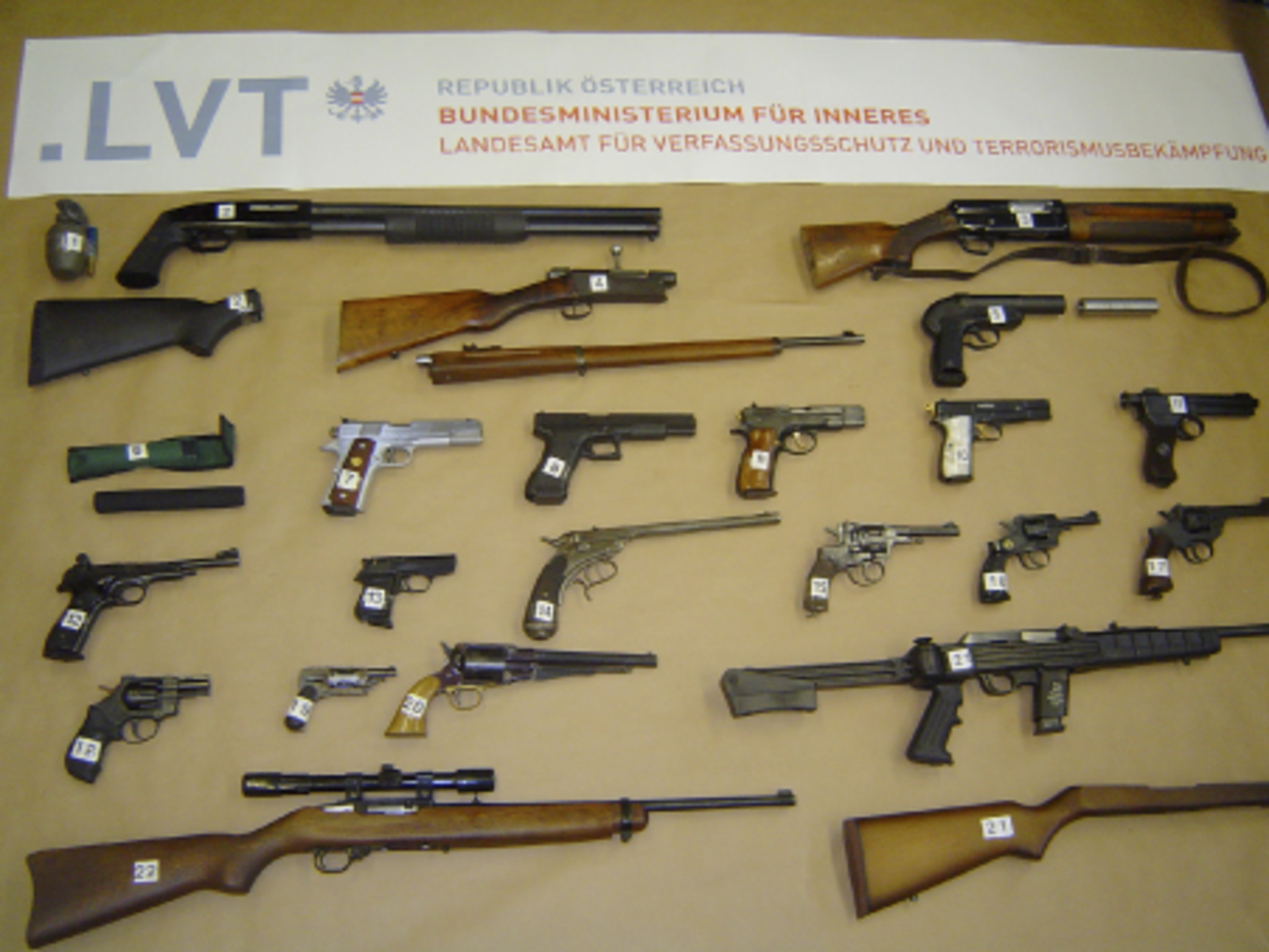 Waffenlager im eigenen Keller - Korneuburg
