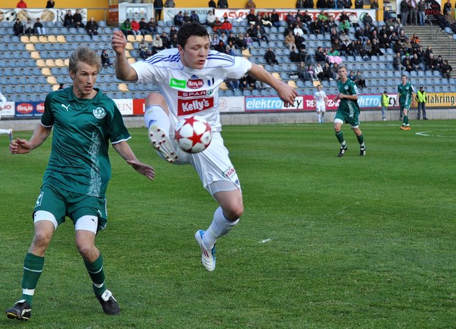 Einwandfreie Ballannahme: Kufsteins Prantl  im Spiel gegen Wattens beim 2:1 Heimsieg, bei dem er aber selten einen Blick für seine Mitspieler hatte. | Foto: Schwaighofer