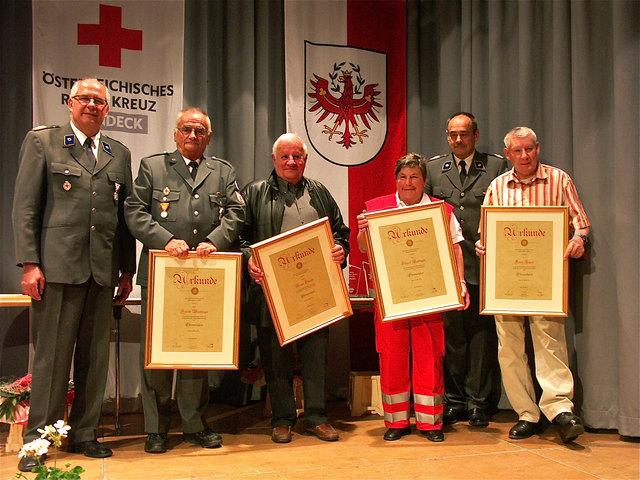 Verleihung der Ehrenmitgliedschaft: Walter Gaim, Harald Wendlinger, Bruno Comina, Christl Waldegger, Anton Mederle und Franz Rauch (v. l.)