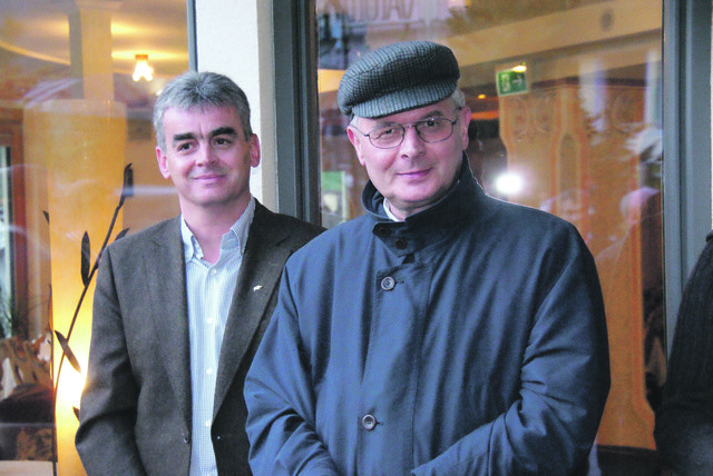 SSAG-Aufsichtsratsvorsitzender Jürgen Kurz und Pfarrer Michael Stieber.