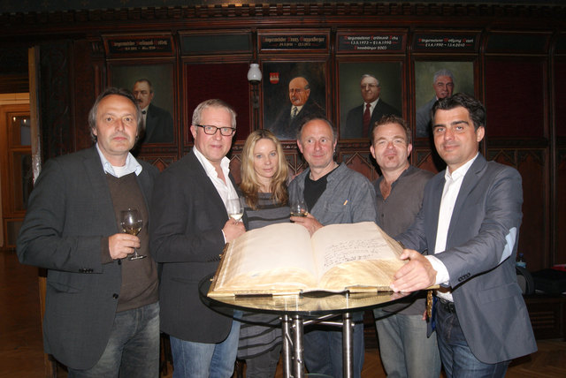 Produzent Helmut Grasser, Harald Krassnitzer, Ann-Kathrin Kramer, Regisseur Michi Riebl, Cornelius Obonya und Bgm. Christian Gepp. | Foto: privat