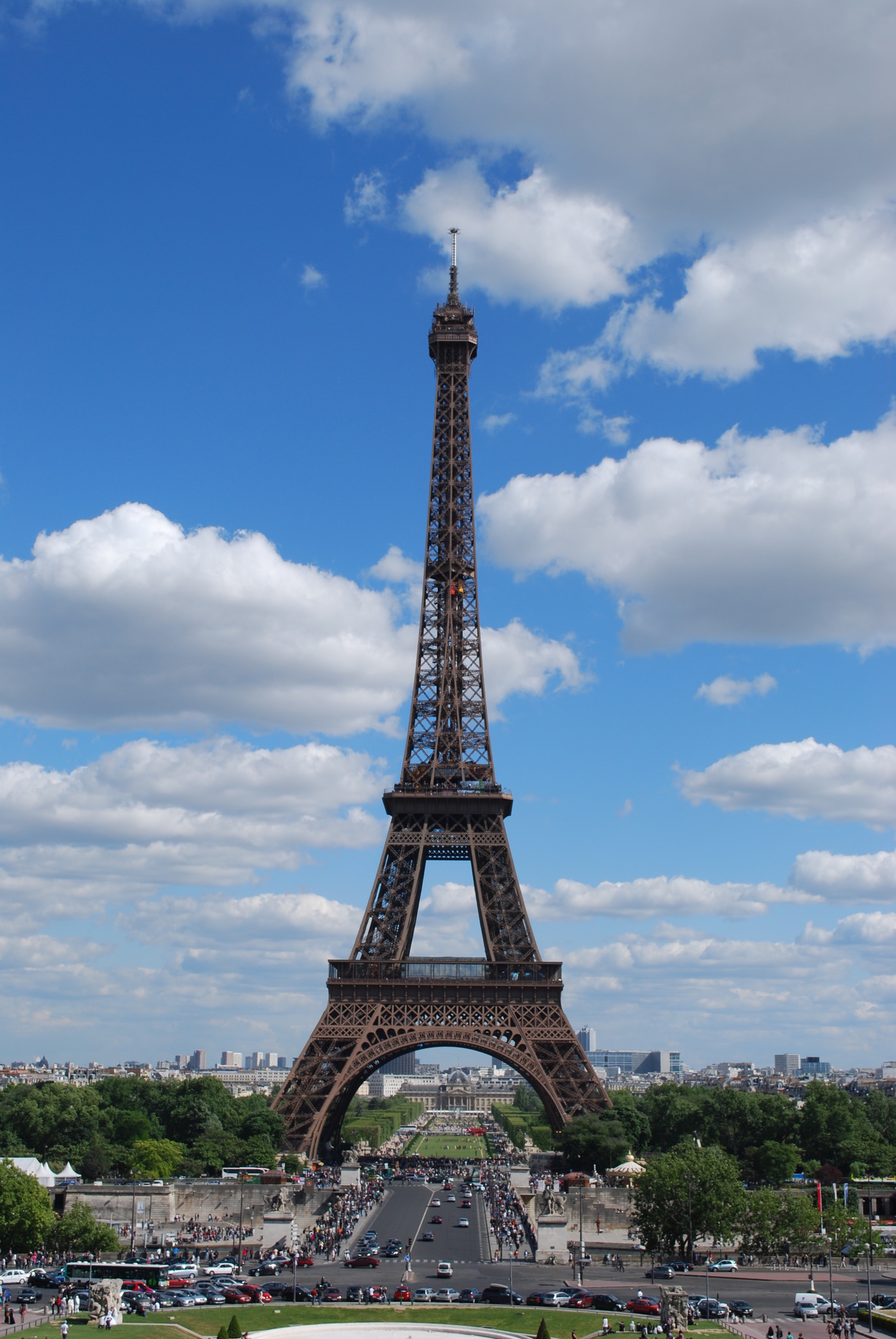 Eiffelturm ein beeindruckendes Bauwerk in Paris. Lavanttal Eiffelturm ein beeindruckendes Bauwerk in Paris. Lavanttal