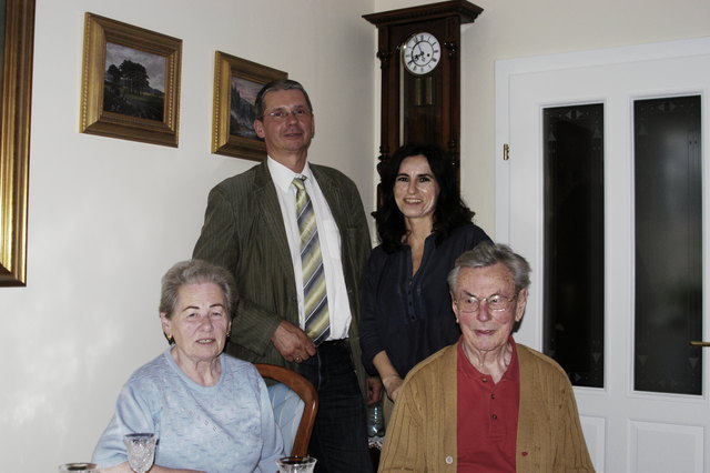 Zum 80er von Gertrude Wimmer gratulierten GR Boyer und GR Gieger. | Foto: privat