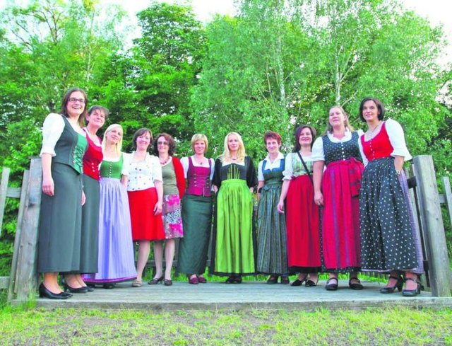 Die neuen „Wein-Erlebnis-Begleiterinnen“ erhielten in Stainz bei Straden ihre Zertifikate.
Foto: WOCHE