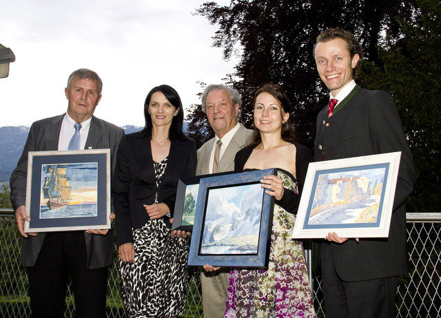 Die TRIGOS-Sieger 2011 (v.l.): Hannes Margreiter (Sandoz GmbH, Kategorie „Ökologie“), WK- Vizepräsidentin Brigitte Stampfer, Hermann Wetscher (Skiliftgesellschaft Hochfügen, Kategorie „Gesellschaft“), Birgit Pristauz (Bichlbäck, Kategorie „Markt“) und Franz-Josef Pirktl (Alpenresort Schwarz, Kategorie „Arbeitsplatz“). | Foto: WKT