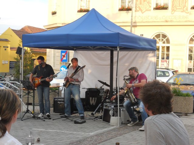 Young Strong And Healthy rockten am 21.05. den Hauptplatz