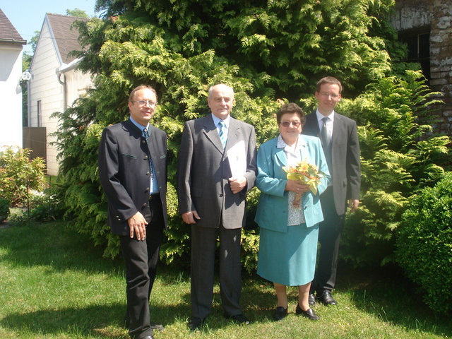 Zur diamantenen Hochzeit von Rosa und Josef Kindl gratulierten Bgm. Pirkner und Helmuth Sturm. | Foto: privat