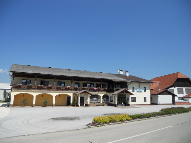 gleich daneben Gasthof "Kropf"