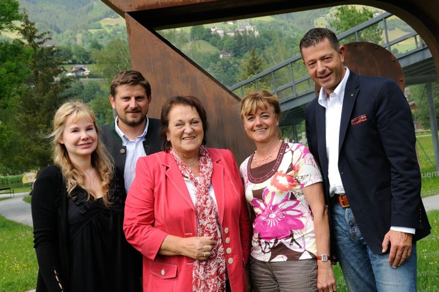 Wichtige Protagonisten: Elisabeth Pochobradsky, Michael Entleitner (beide Gesundheit Österreich GmbH), Landesrätin Erika Scharer sowie Edith Trentini (Caritas Salzburg/Hospizbewegung Salzburg) und  Michael Kretz (Kretz Consulting). | Foto: Foto Neumayr / Eric Fahrner