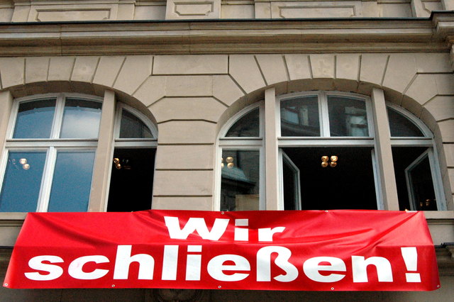 Mit einem Bevölkerungsschwund geht auch Infrastruktur wie Schulen oder Geschäfte verloren