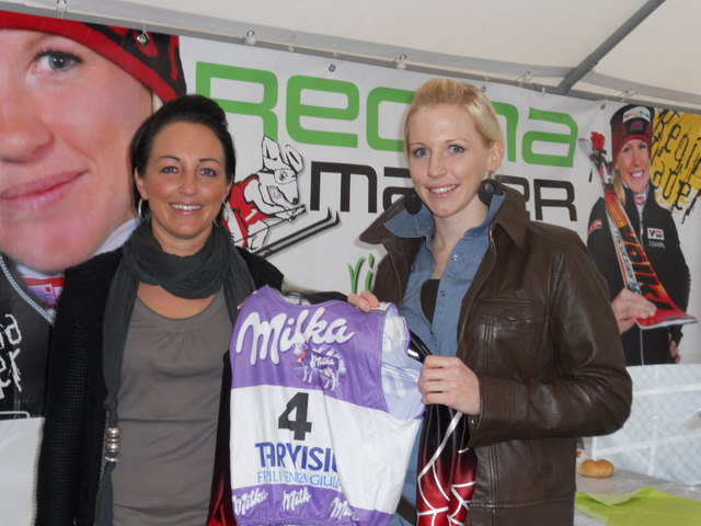 Sandra und Regina Mader freuen sich schon auf das 2. Fanclubfest am Samstag, 2. Juli ab 18 Uhr beim Sportplatz in Erpfendorf