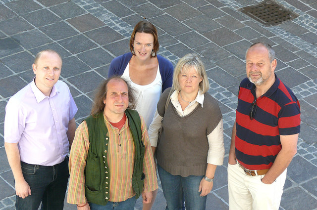 Peter Breitenberger (Lebenshilfe Weiz), Horst Pessl (Leib & Söl), Christa Schantl (Sobeges), Helene Lexer (Christina lebt) und Fery Berger, Sprecher der Solidarregion.