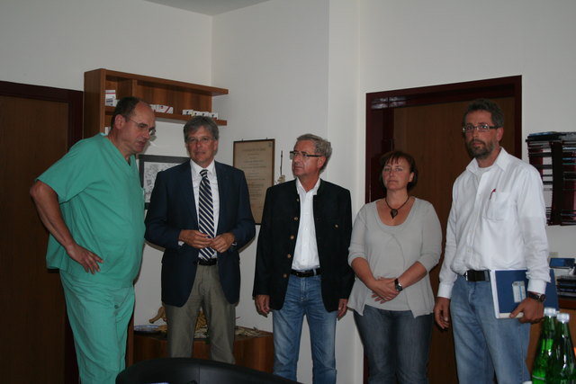 LHStv. Peter Kaiser im Gespräch mit Primarius Hans-Peter Samlicki, LAbg. Hans-Peter Schlagholz, BR Isabella Sonnleitner und BR-Vorsitzendem Manfred Pichler