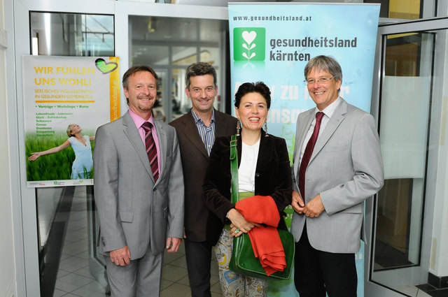 LHStv. Dr. Peter Kaiser mit Mag. Dr. Maria Schmidt-Leitner, Dr. Robert Schmidhofer und Franz Wutte (GF Gesundheitsland)
