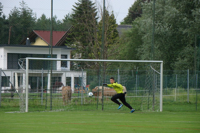 14 x musste der Drautaler Goalie den Ball aus dem Netz holen.........