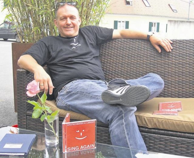 „Sing Again“ ist der Titel der neuesten
Produktion von Wolfgang
Gratschmaier.