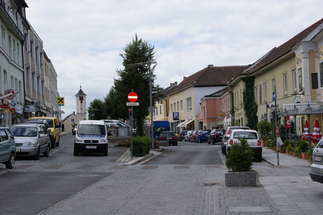 Neulengbach: Volle Parkflächen zum Nulltarif? Foto: Pelz