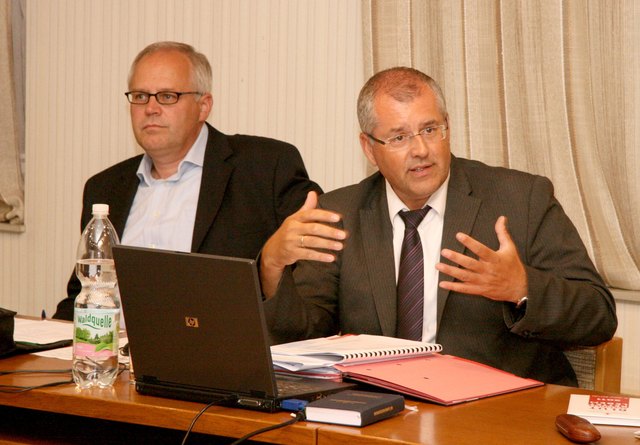 Vize-Bürgermeister Leopold Weinlinger (l) und Bürgermeister Franz Dam (beide ÖVP)