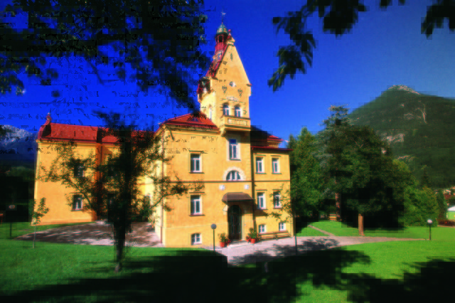 Der Stadtpark Imst bietet alljährlich eine wunderschöne Kulisse für das „singen & sagen“-Festival des Art Club Imst.
