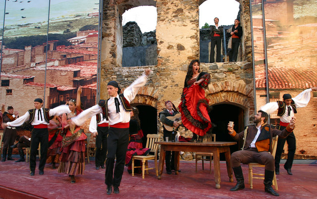 Bizets „Carmen“ ist heuer auf der Burgruine in Gars am Kamp zu sehen. | Foto: �Foto: Opern Air Gars