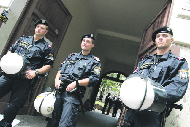 Die Beamten waren drei Stunden lang im Einsatz.