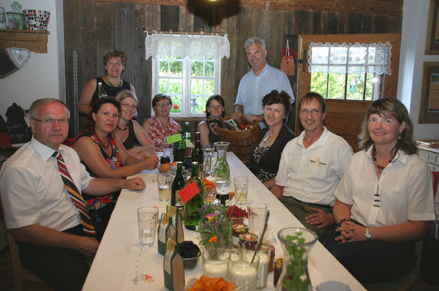 Vulkanland-Urlaub hat neben der Zimmervermietung auch mit Selbstgemachtem ihrer „Hausmanufakturen“ Erfolg.