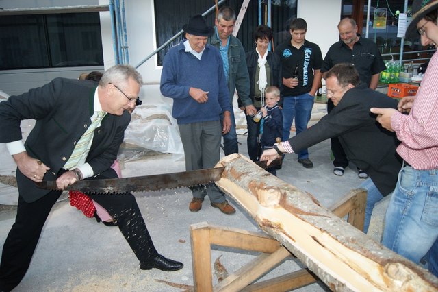 "Wettsägen" der beiden Bürgermeister Stöger und Neuhauser
