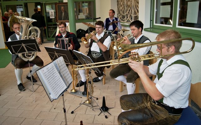 "Die Blecherlichen" aus Brandenberg spielen gerade den legendären Brennersee Walzer von Gottlieb Weissbacher