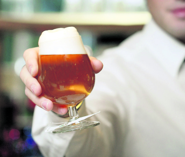 Ein kleines Bier kostet je nach Lokal zwischen 2,40 Euro und 3,10 Euro.